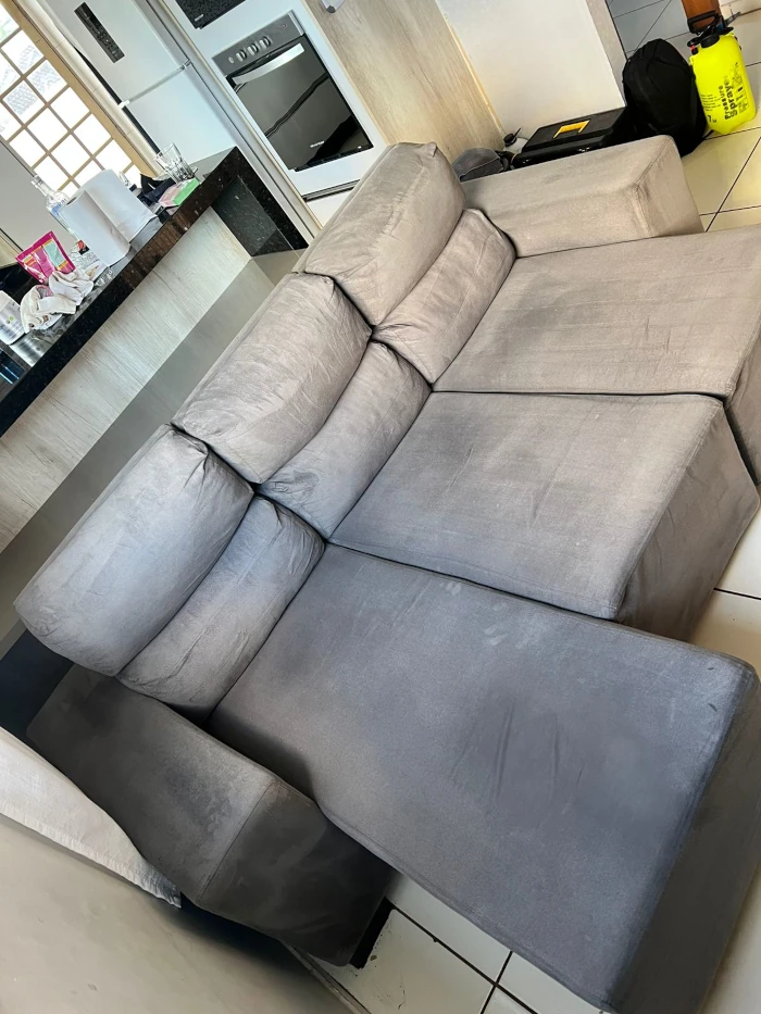 Sofá completamente limpo pela Ecozelo